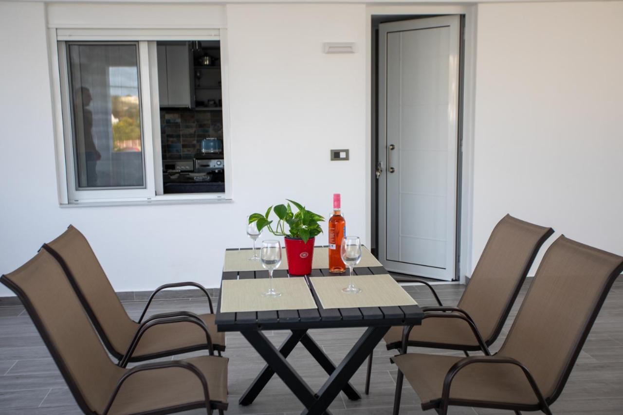 On The Breeze 1 Apartman Kosz Kültér fotó